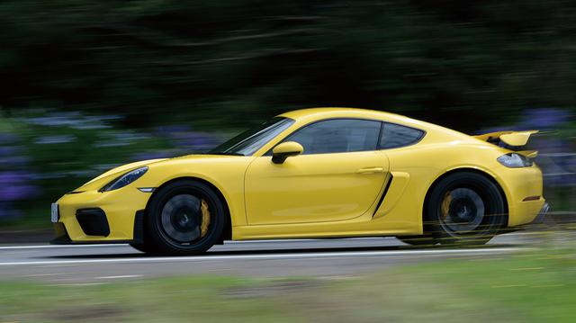 画像: 優れたエアロダイナミック性能で抜群の高速安定性を実現。(718ケイマンGT4)