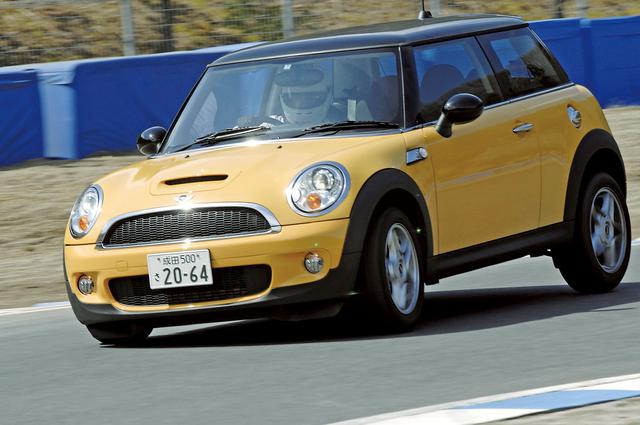 画像: 2007年1月に日本では発表された新型MINI。試乗車はMINIクーパーS。
