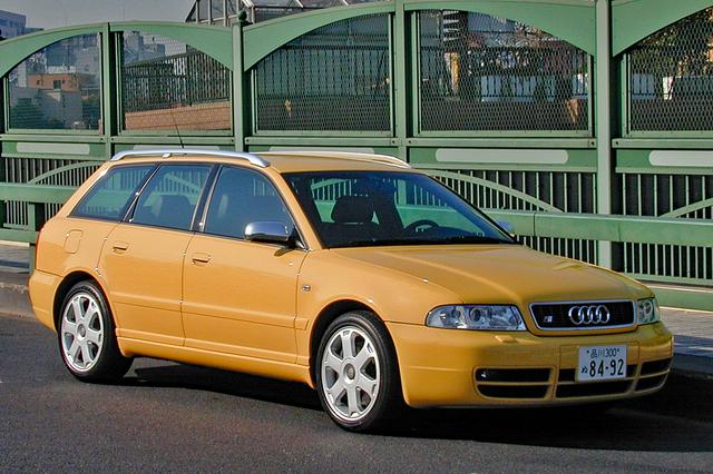 画像: ボディカラーがイエローなのでオシャレなワゴンにしか見えないが、S4のパフォーマンスはハンパではない。