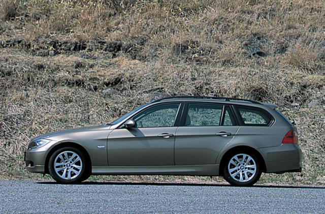 画像: BMW 320i ツーリング。5代目となるE90型3シリーズセダンが日本で登場したのは2005年4月。その後2005年9月に3シリーズツーリング(E91型)が 上陸している。