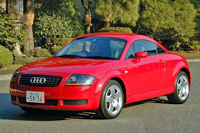 画像: 今までのアウディ車とは異なる独特のデザインが特徴的なTTクーペ。ロードスターの登場も噂されている。