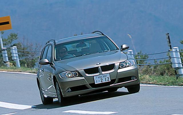 画像: BMW 320i ツーリング。手頃なサイズと高揚感ある走り、豊富なボディバリエーションが特徴。