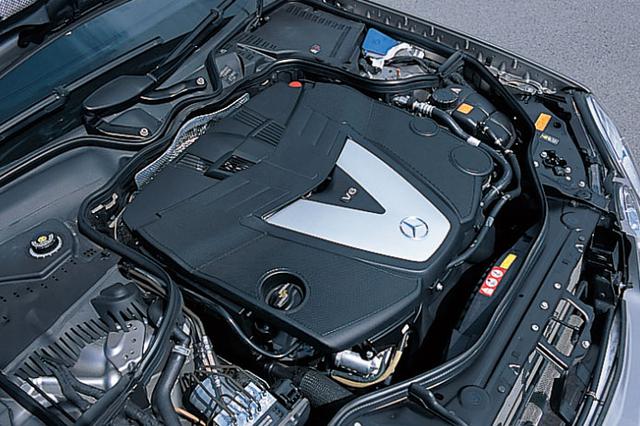 画像: 3L V6DOHCディーゼルターボエンジン。エンジン回転数に応じてタービンへのノズル角度を制御する可変ジオメトリー式のVNT(バリアブル・ノズル・タービン)を採用。2個の酸化触媒が排出ガスを浄化し、DPF(粒子状物質除去フィルター)で微粒子(PM)の排出を大幅削減。