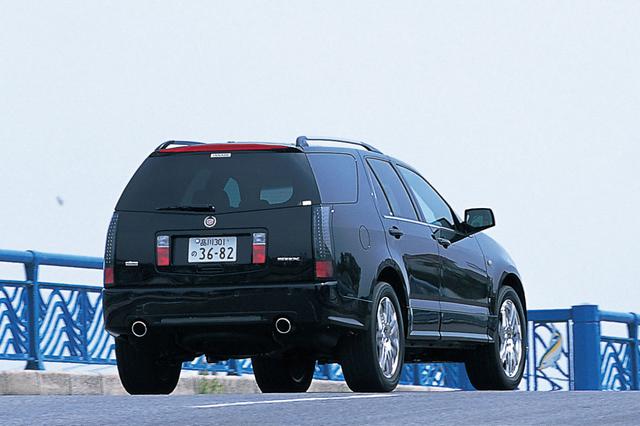 画像: 「シグマ・アーキテクチュア」と呼ばれる乗用車用FRプラットフォームをベースに、AWD機構を組み込んだSUVとして登場。