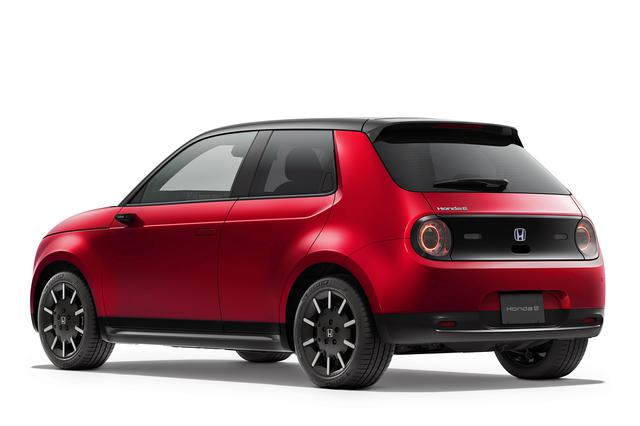 画像: ホンダe アドバンス(ボディカラーは、プレミアムクリスタルレッド メタリック)。