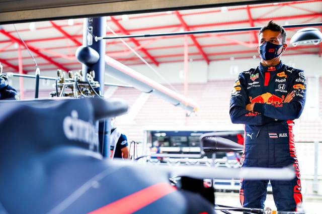 画像: アレクサンダー・アルボン(レッドブル・ホンダ)、フリー走行1回目6位 1:45.049、フリー走行2回目4位 1:44.134。