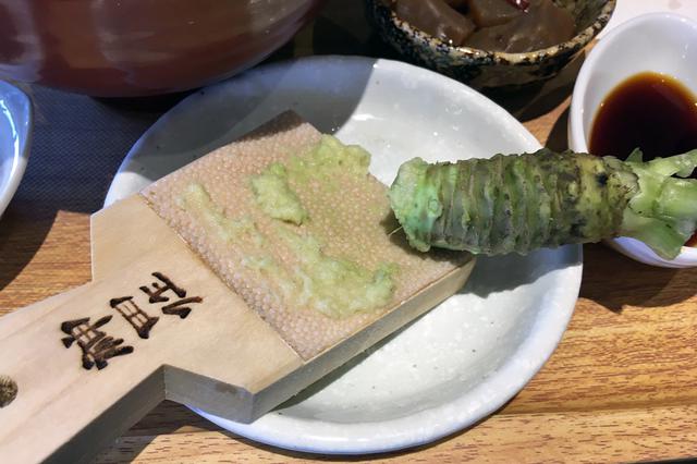 画像: 「三州わさび丼膳」の生わさび。食べるときにすりおろすことで、新鮮な香りや辛味が味わえる。