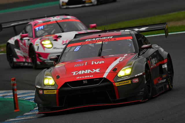 画像: 11号車GAINER TANAX GT-Rが6位入賞でシリーズランキングトップの座を辛くもキープ。