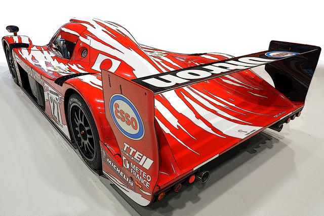 画像: R36V-Rエンジンを載せたTS020の後半部。コクピット直後から一気に絞り込まれ、低くフラットで凹凸が皆無の美しい背中。低ドラッグ/高ダウンフォースの理想像に見える。