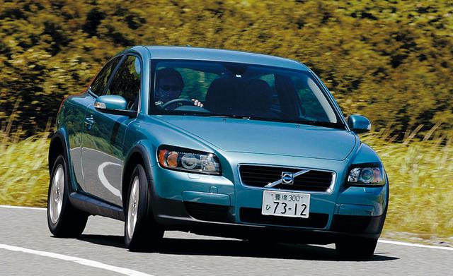 画像: コンパクトな2ドア+ガラスハッチバックのC30はボルボにとっては新しいジャンルに挑むべく開発されたモデル。取材時の燃費は約10.68km/Lと10・15モード燃費よりもいい数値を記録した。