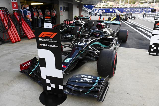 画像: 96回目のポールポジションを獲得したルイス・ハミルトン(メルセデスAMG)。Q2敗退危機を逃れると、Q3では圧倒的な速さを見せた。