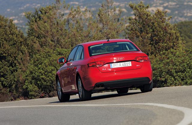 画像: 160psを発揮する1.8L DOHCターボとFFレイアウト、そしてCVTの組み合わせとなるA4 1.8TFSI。