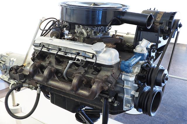 画像: オリジナル開発のW64型エンジンも、6.4LのV8という国産乗用車史上最大で、260psを誇る。絶対的信頼性と整備性重視で、極めてシンプルな方式をとっている。