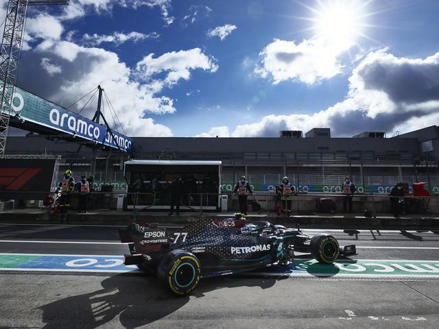 画像: 第11戦アイフェルGPでポールポジションを獲得したメルセデスAMGのバルテリ・ボッタス。