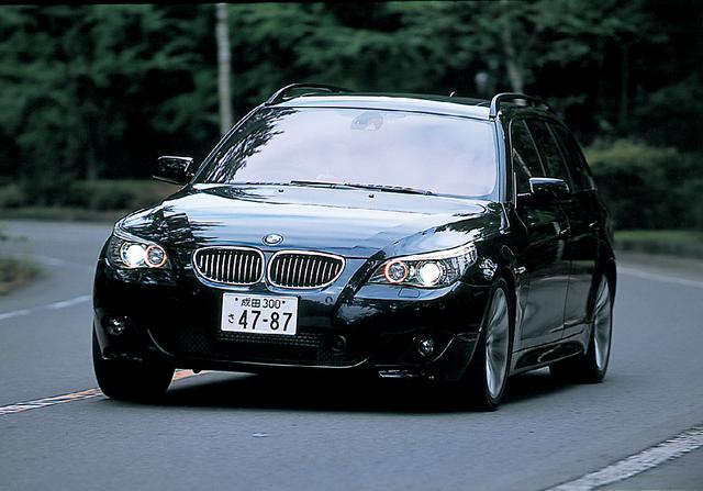 画像: BMW550iツーリング。オプションのMスポーツパッケージを装着した取材車は、その圧倒的なハイパフォーマンスと高いスポーツアピールで「これぞBMW」という価値観を提示してくれた。