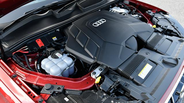 画像: Q7 55 TFSIクワトロには48Vマイルドハイブリッド付きの3L V6ターボ(340ps/500Nm)が搭載されている。