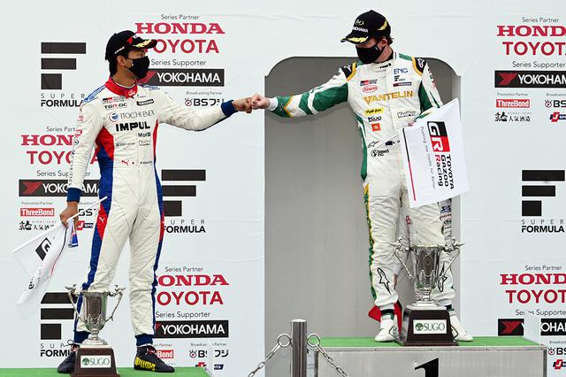 画像: スーパーGTではチームメイトとなるこの2人、互いの手の内を熟知した上での勝負は大変興味深い。