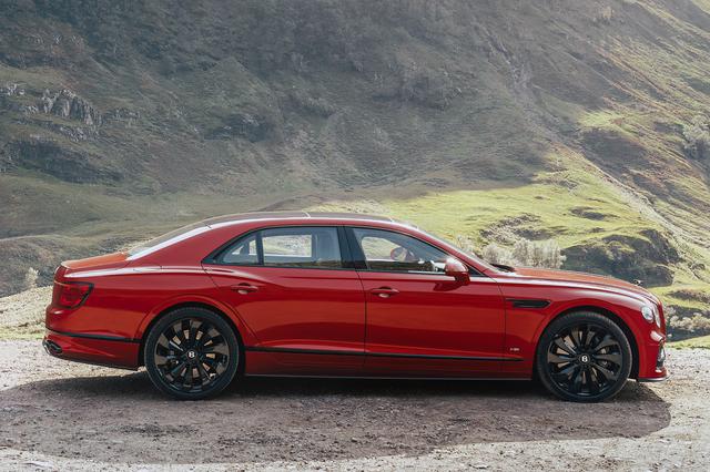 画像: ベントレーの新たなフラッグシップとなったフライングスパーにV8搭載モデルが加わった。