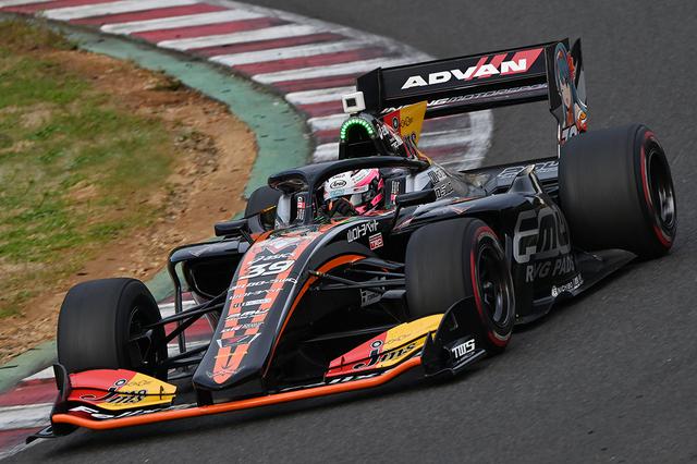 画像: 予選8位からスタートした坪井がスタート直後の混乱に巻き込まれる事なくポジションを上げ勝利
