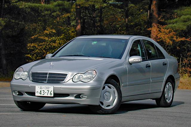 画像: 外観上は2002年モデルとの違いはほとんど分からない。ホイールはスチールが標準でフルカバーが装着される。