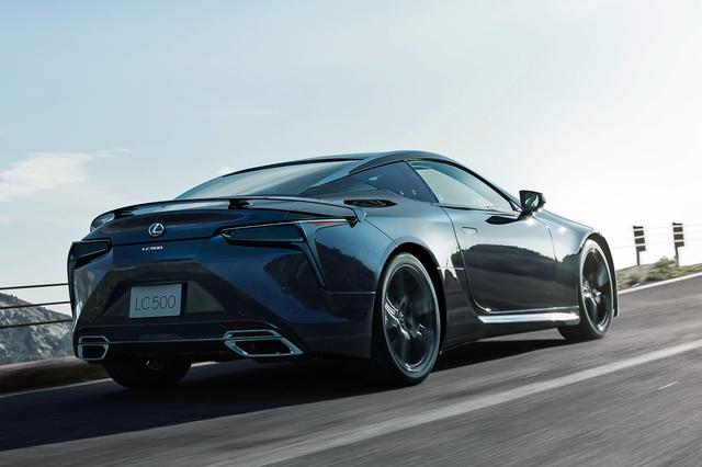 画像: LC500h/LC500「アビエーション」は、あわせて70台の限定発売となる。