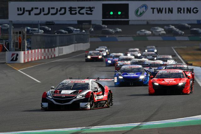 画像: 64号車スタートドライバーの大津弘樹はハイペースで周回する。