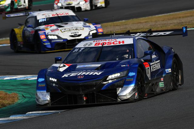 画像: 2位37号車と同ポイントながら今季2勝の17号車がポイントリーダーに返り咲く。