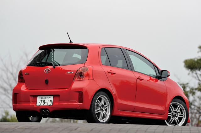 画像: ベース車は1.5RS。派手ではないがエアロパーツで全身を武装し、エキゾーストエンドはセンターの2本出しとなる。