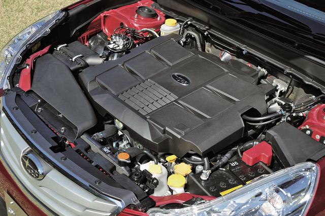 画像: アウトバック 3.6R専用となる3.6Lの水平対向6気筒 DOHCは260psと34.2kgmを発生。圧倒的な低振動と低騒音はフラット6ならでは。