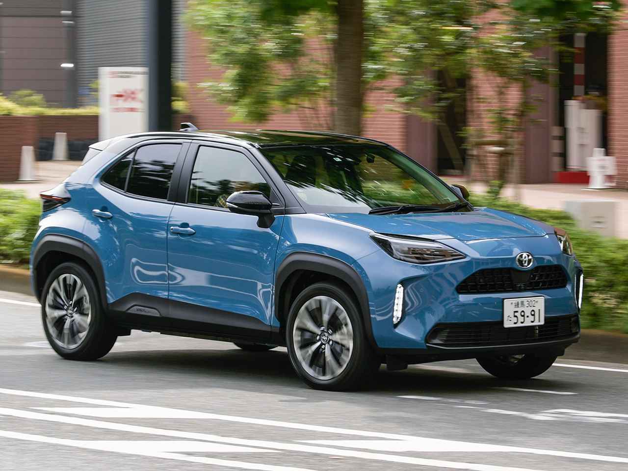 OUR 人気の定番！ハリ感きれいめプルオーバー 試乗】トヨタ ヤリスクロスは都会派ながら本格オフロード性能を持つ
