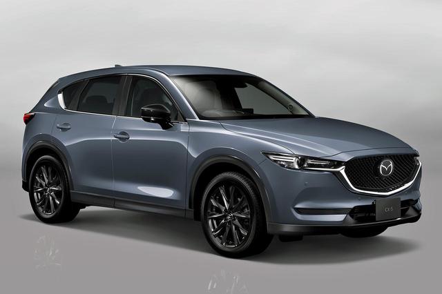 画像: マツダ CX-5に設定されたブラックトーンエディション。225/55R19タイヤとブラックメタリック塗装の19インチアルミホイールが組み合わされる。