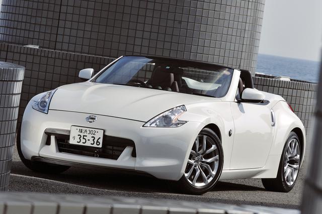 画像: 先代のZ33型よりホイールベースは100mm短縮され、車重もロードスター比で50kg軽量化され、運動性能を向上している。
