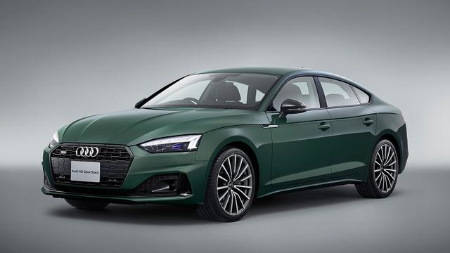 画像: アウディA5スポーツバック。ボンネットスリットは、往年の名車アウディ クワトロへのオマージュ。