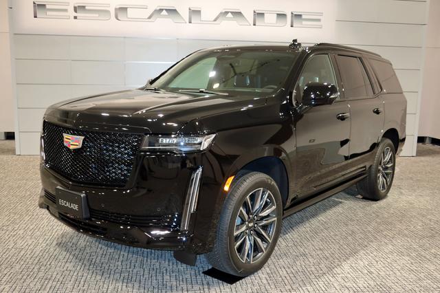 画像: キャデラック エスカレード スポーツ。車両価格(税込み)は、1490万円。