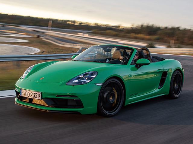 画像: 7速MT仕様のポルシェ718ケイマン/ボクスターGTS 4.0は本誌でレポート済みだが、ついに待望の2ペダル仕様の7速DCT(PDK)搭載モデルが追加される。4L 対6NAエンジンを搭載し最高出力は400psを発生。 0→200km/h加速は13.7秒でMT車より0.4秒速い。