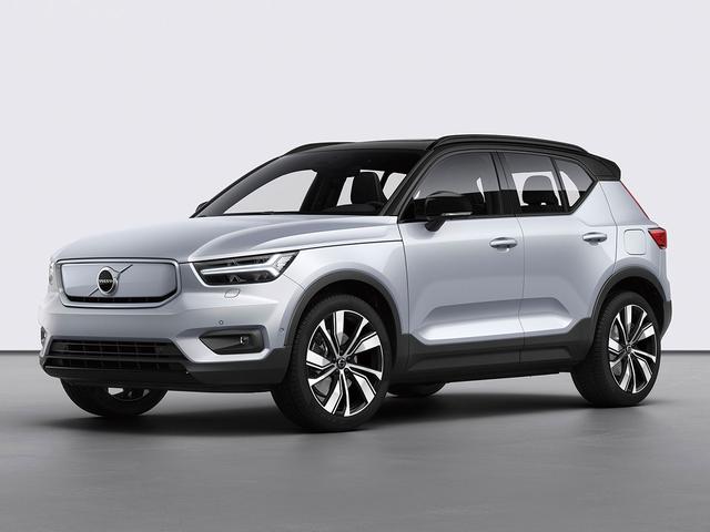 画像: コンパクトSUVであるボルボ XC40をベースに開発されたBEV、XC40 リチャージ P8。「リチャージ 」の呼称は、BEVまたはPHEVが搭載された充電可能なボルボの車名として使われる。モーターの最高出力は408psを発生。1回の充電で航続距離400km以上(WLTPモード)という。充電は、急速充電システムを使って容量80%まで40分で充電が可能としている。