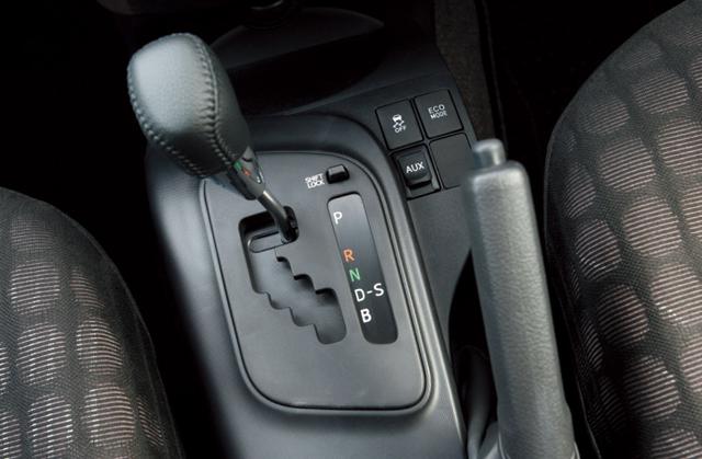 画像: 1Lガソリンエンジンに組合わされるCVT。日本仕様は当面これのみ。