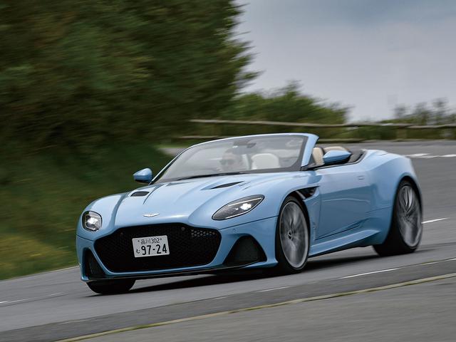 画像: 2018年に日本上陸を果たしたDBS スーパーレッジェーラ(クーペ)は、DB11をベースとした高性能モデルとして誕生した。搭載される5.2LのV12ツインターボは最高出力725ps、最大トルク900Nmを発生。0→100km/h加速は3.4秒の俊足を誇る。2019年には流麗なオープントップモデル「ヴォランテ」を追加設定。普段は快適なGTカーだが、サーキットなどでは驚異的なハンドリングマシンに変身する。