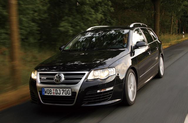 画像: パサートヴァリアントR36は、VWインディビデュアル社が手がけたスペシャルモデル。エクステリアはRS6やAMGモデルと比べると控えめだ。