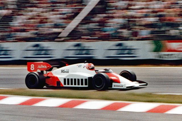 画像: タグ グループとポルシェが共同開発したターボエンジンを搭載したマクラーレンチームのF1マシン。
