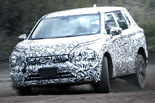 画像: 2021年1月に公開された、カモフラージュされた車両による開発背景シーン。