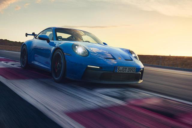 画像: 992型ポルシェ911で登場した「911GT3」。サーキット由来であることを強く感じさせる。