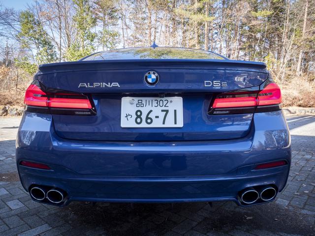 画像: D5 Sのリアビュー。ALPINAとD5 Sのロゴがある。