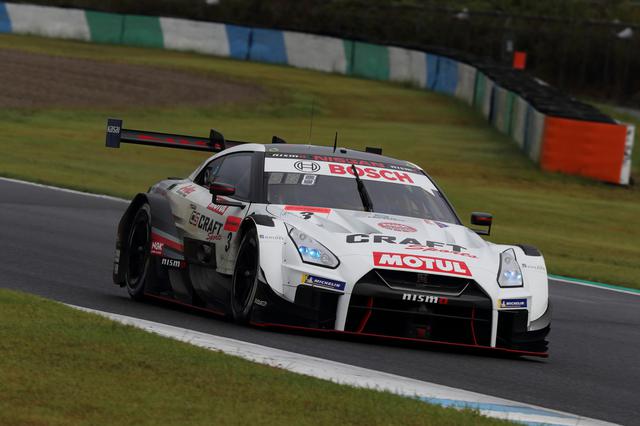 画像: 2020年シーズン、優勝こそなかったが着実に入賞を重ねた3号車 NDDP RACING with B-MAXのCRAFTSPORTS MOTUL GT-R(シリーズ10位)。タイトル写真はGT500クラスで2勝をあげた23号車 NISMO MOTUL AUTECH GT-R(シリーズ5位)で、今季はチャンピオンを狙う。