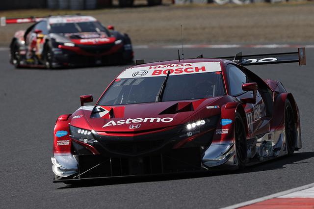 画像: プラクティスの好調から一変、粘りの5位がやっとのNSX-GT。