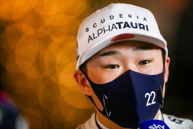 画像: デビュー戦バーレーンGPで世界を驚かせる走りを見せた角田裕毅。イモラではどんな走りを見せてくれるか。