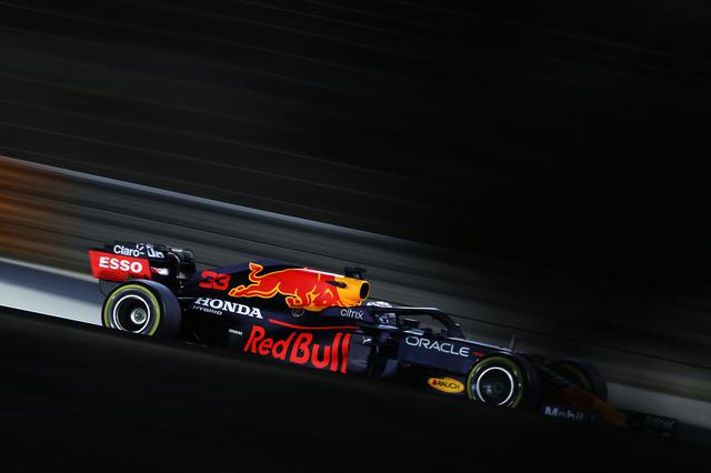 画像: バーレーンGPでは勝利こそ逃したものの、力強いパフォーマンスを見せつけたマックス・フェルスタッペン(レッドブル・ホンダ)。