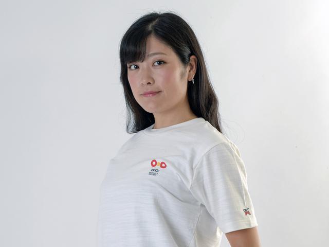 画像: テールランプのデザインを左胸にあしらった「テールデザイン」。写真はR32。