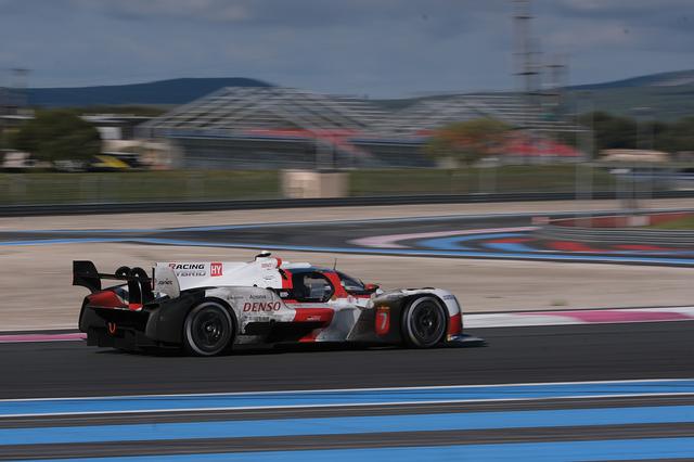 画像: ポールリカールサーキットで走り込むトヨタ GR010 ハイブリッド。開幕に向けて、テストは順調に進められた。