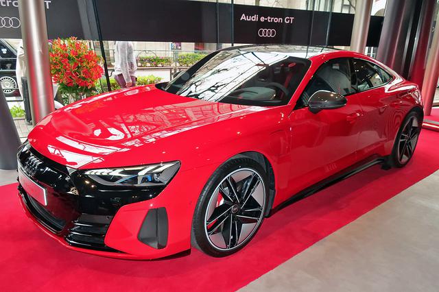 画像: EVグランツーリスモの「RS eトロンGT」も展示される。